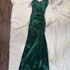 Windsor Green Ruched Maxi Gown Sweetheart Neckline